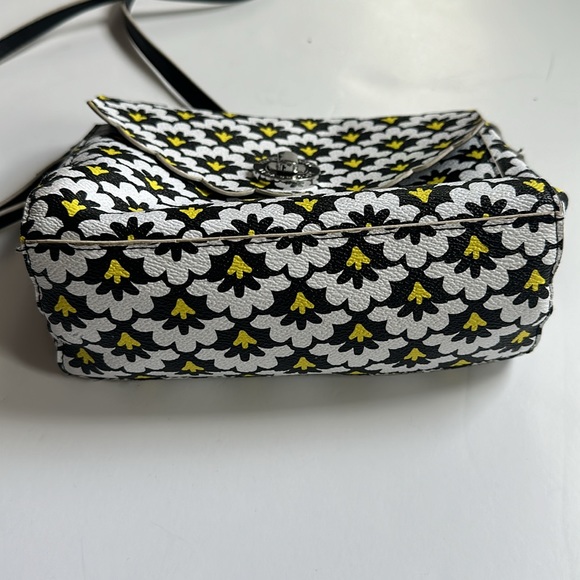 Vera Bradley Scallop Hipster crossbody bag purse Petal Paisley black yellow - Picture 8 of 11